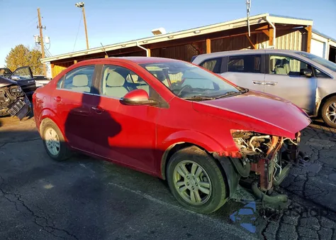 2015 Chevrolet Sonic Lt z USA, uszkodzony, nr VIN 1G1JC5SB8F4127967